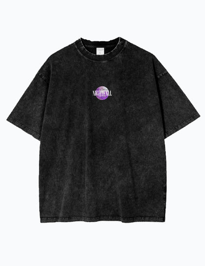 Frontansicht des Oversized Acid-Wash-T-Shirts in Schwarz mit Nightfall Logo.