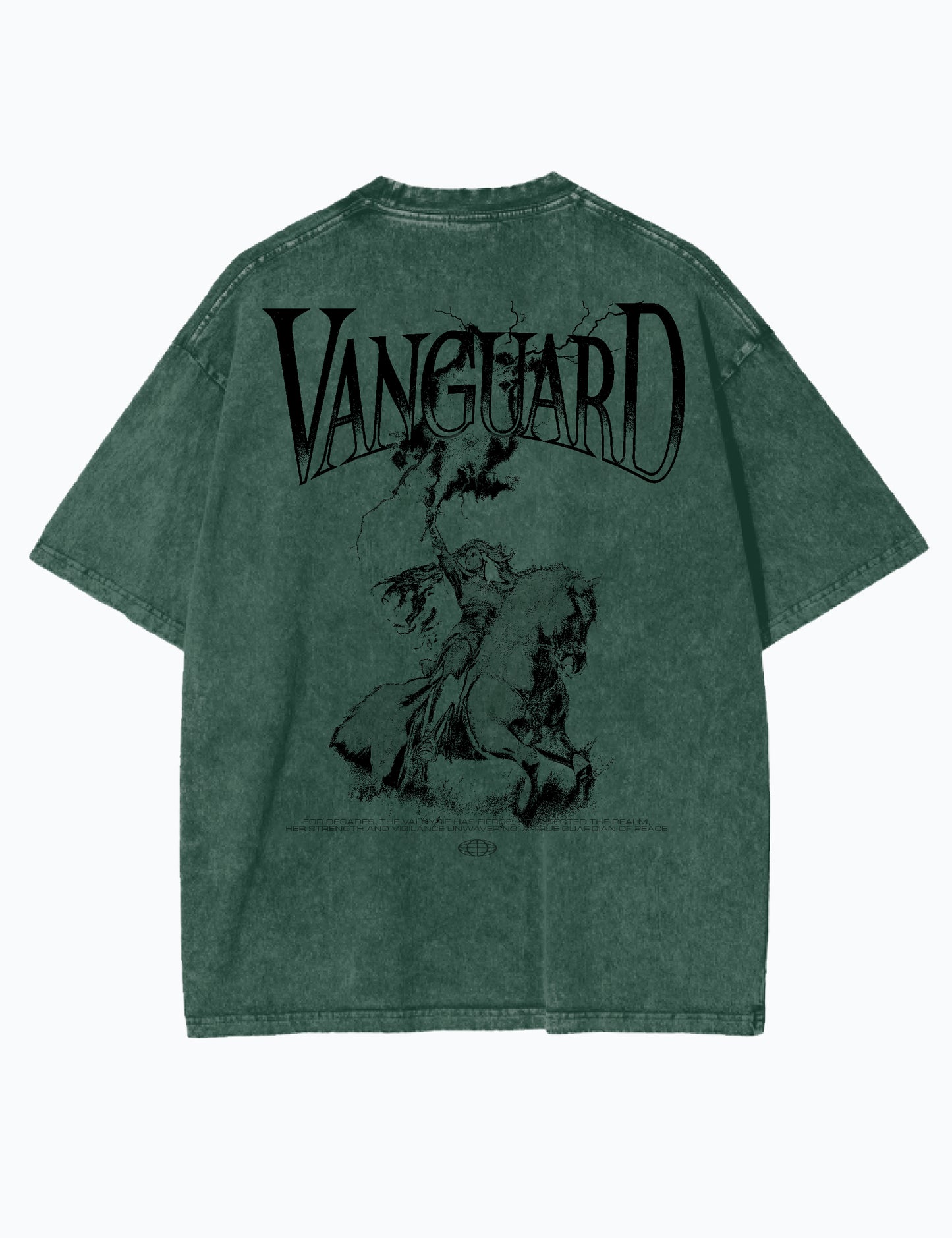 Rückansicht des Oversized Acid-Wash-T-Shirts in Grün mit Valkyrie-Design auf einem Schimmel und Schwert im Himmel. Schwarzes Design