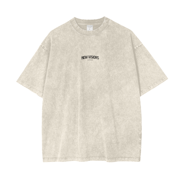 Vorderansicht des Oversized Acid-Wash-T-Shirts in Sand/Beige mit dem New Visions Clothing Logo.