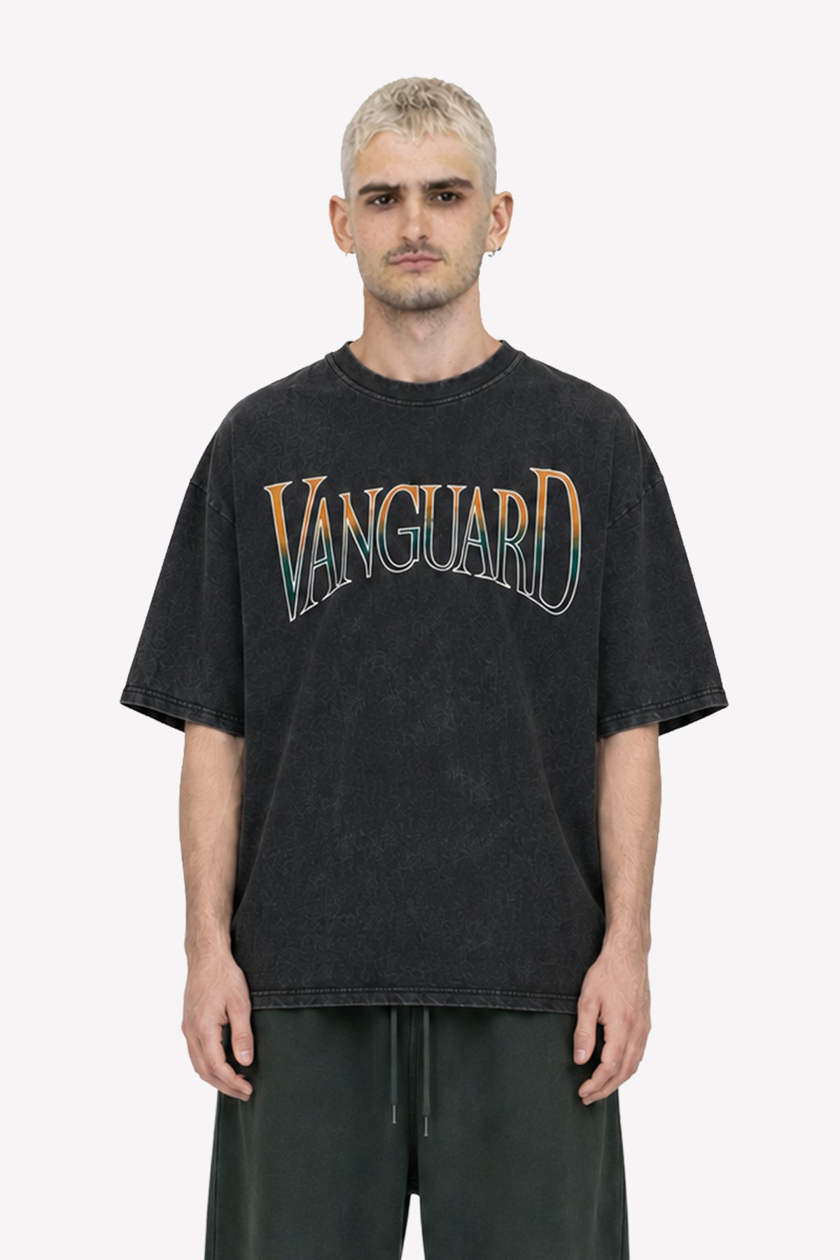 VANGUARD T-Shirt, Frontansicht mit Vanguard Chest-Logo – Acid Wash Black Streetwear | color:void