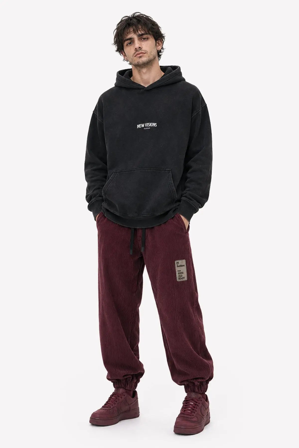VILLAIN Hoodie, Ganzkörper-Frontansicht mit New Visions Chest-Logo – Acid Wash Streetwear Look | color:void